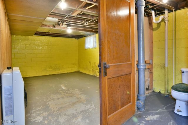 664 Tenney Avenue, Campbell, OH 44405