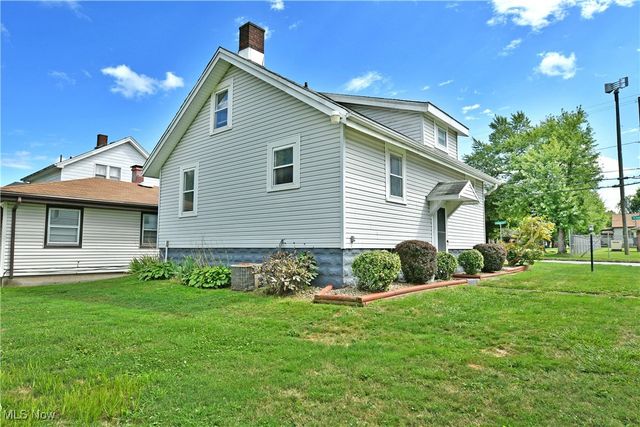 664 Tenney Avenue, Campbell, OH 44405