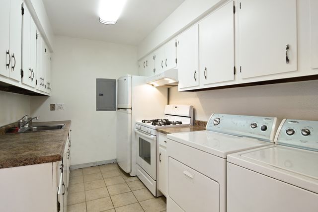 1436 Quaker Lane 162A, Prospect Heights, IL 60070