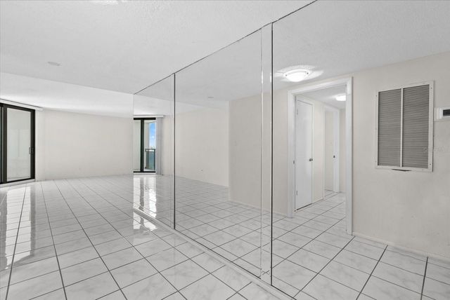 4822 OCEAN BOULEVARD 11E, Sarasota, FL 34242