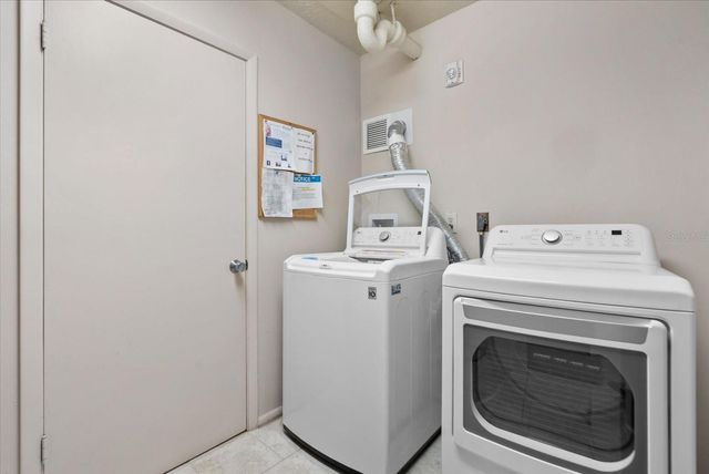 4822 OCEAN BOULEVARD 11E, Sarasota, FL 34242