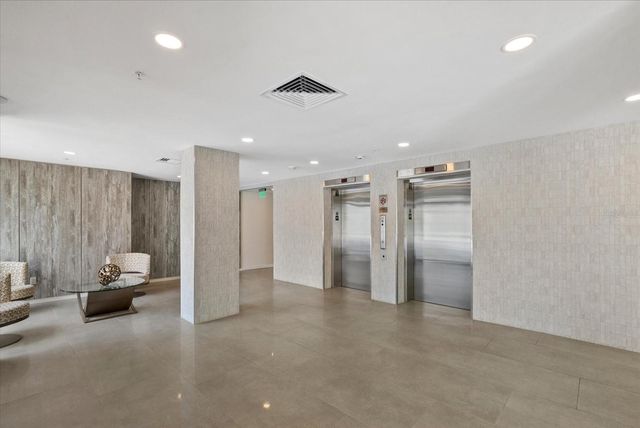 4822 OCEAN BOULEVARD 11E, Sarasota, FL 34242