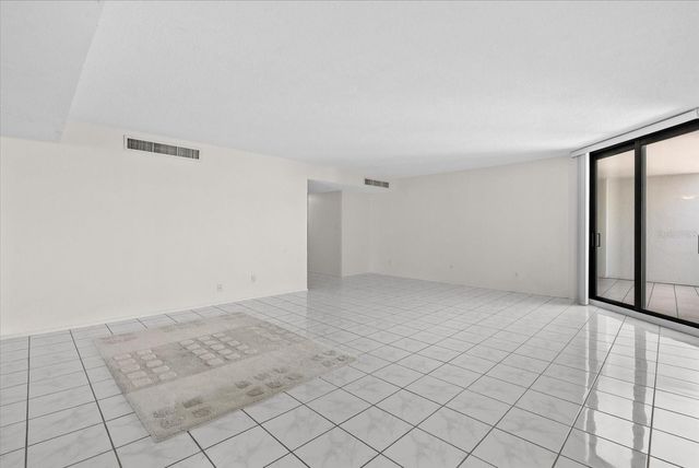 4822 OCEAN BOULEVARD 11E, Sarasota, FL 34242