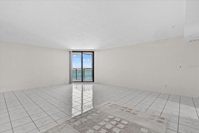 4822 OCEAN BOULEVARD 11E, Sarasota, FL 34242