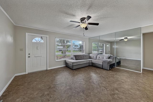 2581 E Golf Boulevard, Pompano Beach, FL 33064