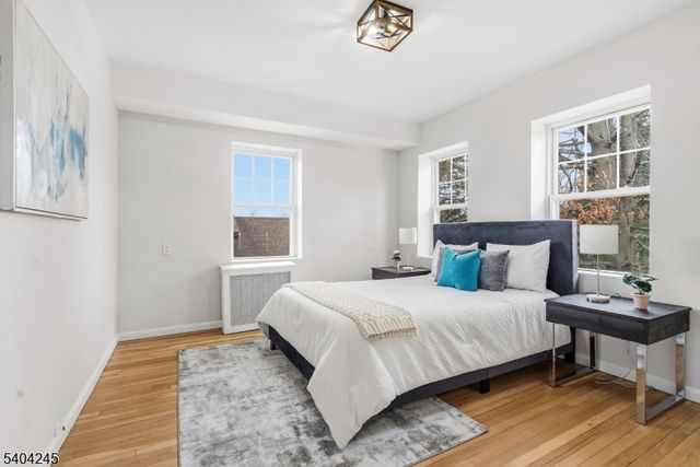 33 Robertson Rd, West Orange Twp., NJ 07052