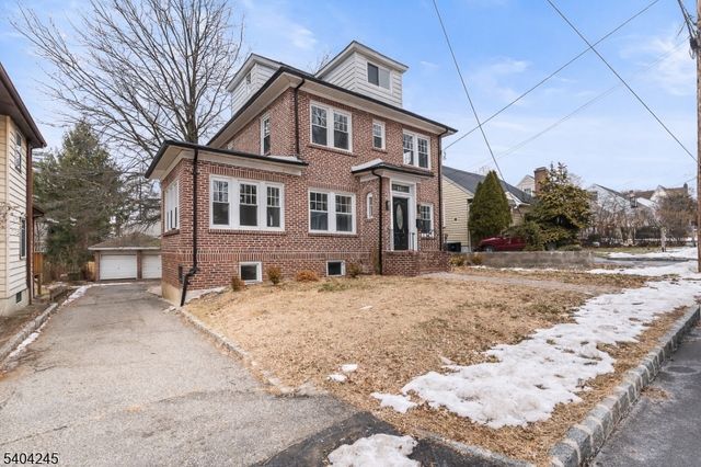 33 Robertson Rd, West Orange Twp., NJ 07052