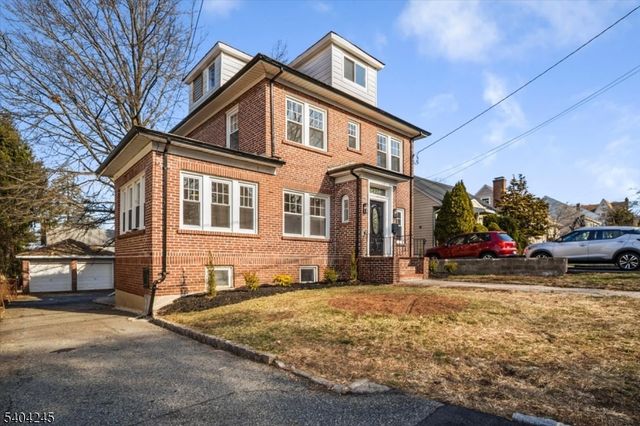 33 Robertson Rd, West Orange Twp., NJ 07052