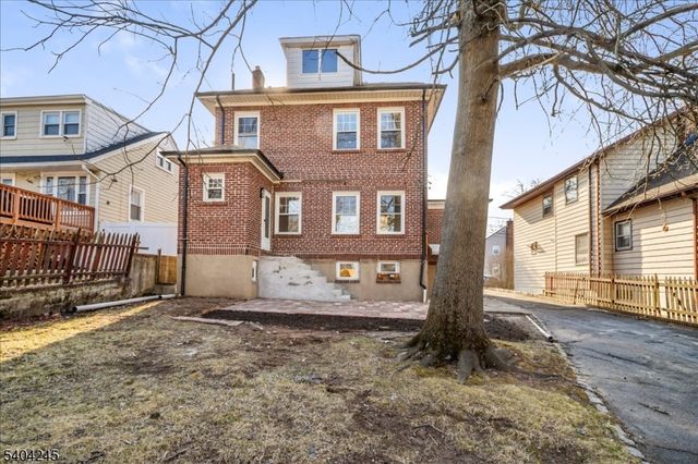 33 Robertson Rd, West Orange Twp., NJ 07052