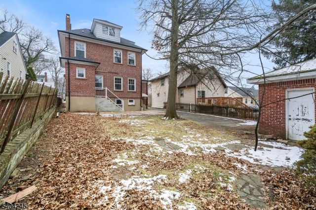 33 Robertson Rd, West Orange Twp., NJ 07052