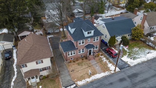 33 Robertson Rd, West Orange Twp., NJ 07052