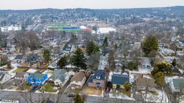 33 Robertson Rd, West Orange Twp., NJ 07052