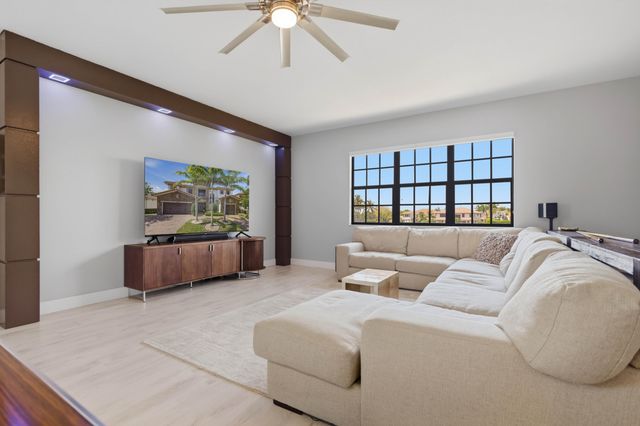 10271 Peninsula Place, Parkland, FL 33076