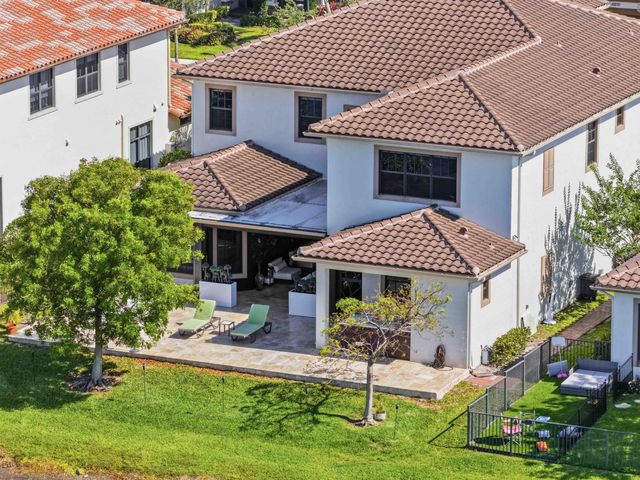 10271 Peninsula Place, Parkland, FL 33076