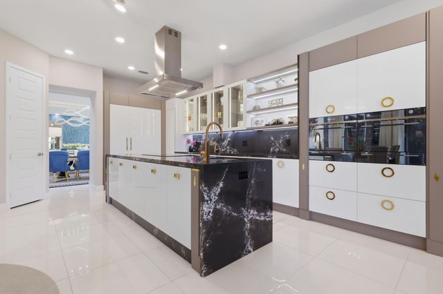 10271 Peninsula Place, Parkland, FL 33076