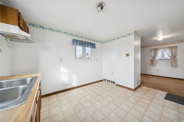 3 Sewickley Ave, Sewickley Twp, PA 15637