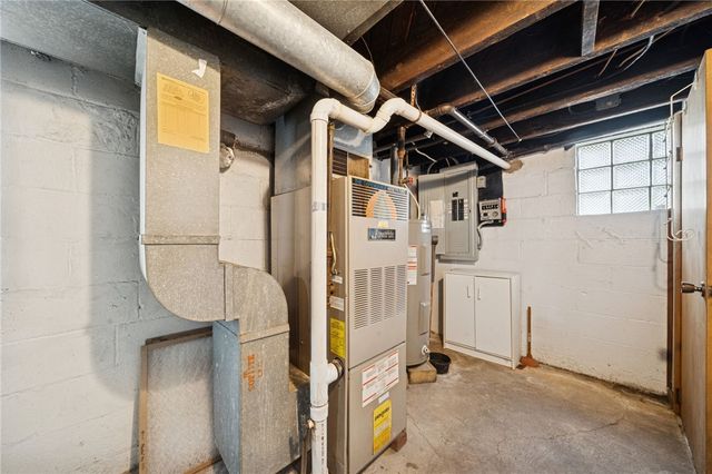 3 Sewickley Ave, Sewickley Twp, PA 15637