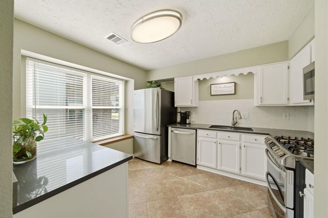 3031 Becket Street, Pearland, TX 77584