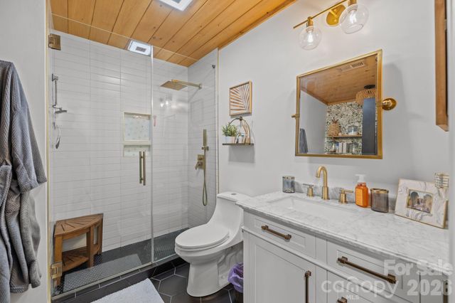 318 Queens Road 11, Charlotte, NC 28204