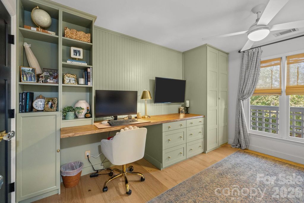 318 Queens Road 11, Charlotte, NC 28204