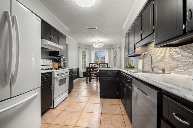 2290 Bob White Court, Mobile, AL 36695
