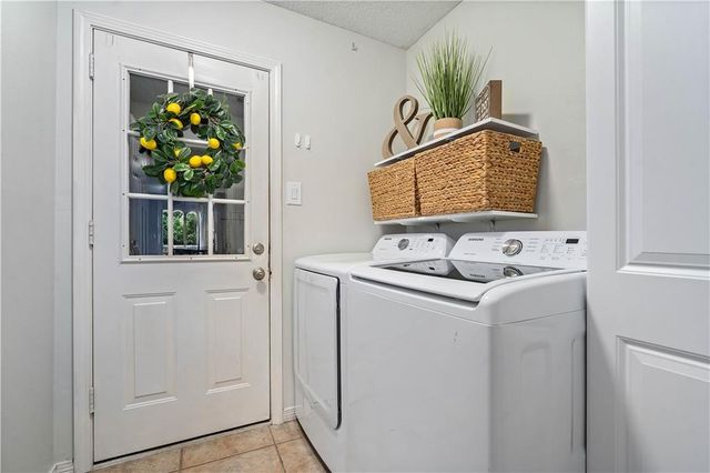 2290 Bob White Court, Mobile, AL 36695