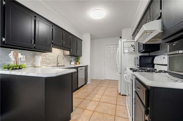 2290 Bob White Court, Mobile, AL 36695