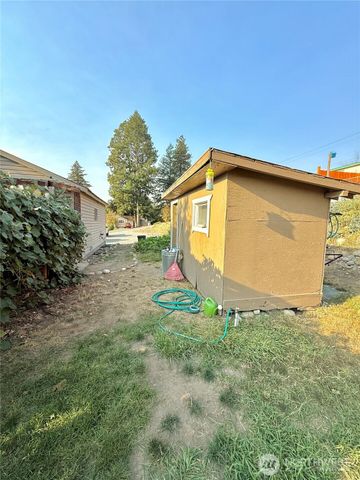 825 2nd Avenue N, Okanogan, WA 98840