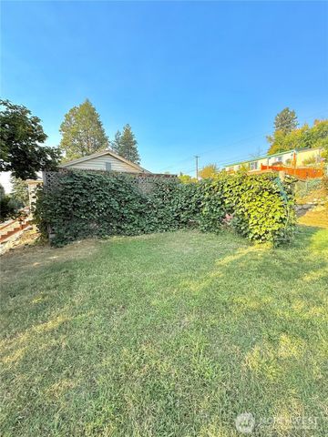 825 2nd Avenue N, Okanogan, WA 98840