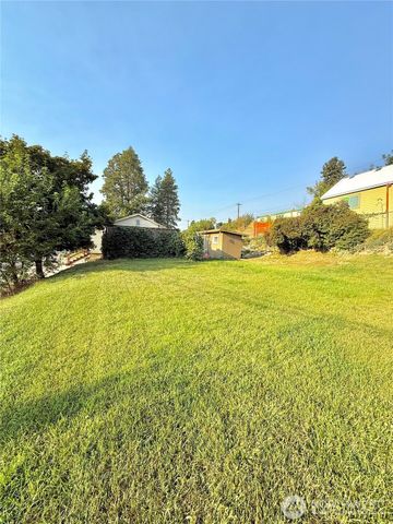 825 2nd Avenue N, Okanogan, WA 98840