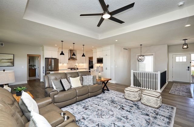 455 NW Ashley Circle, Waukee, IA 50263