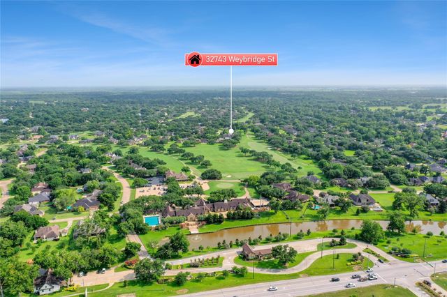 32743 Weybridge St, Fulshear, TX 77441