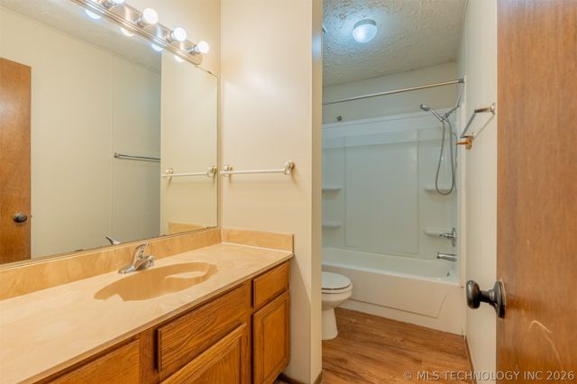 4200 S Poplar Avenue, Broken Arrow, OK 74011