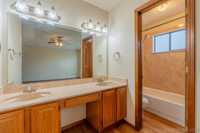 4200 S Poplar Avenue, Broken Arrow, OK 74011