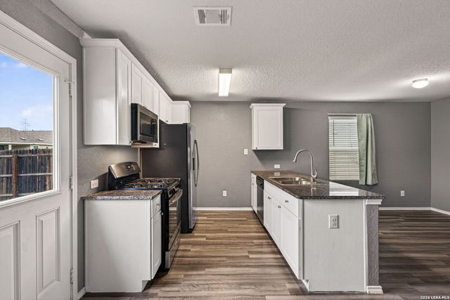 8518 Cassia Cove, Converse, TX 78109