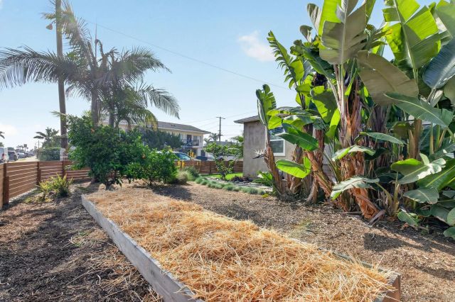 806 2nd St, Imperial Beach, CA 91932