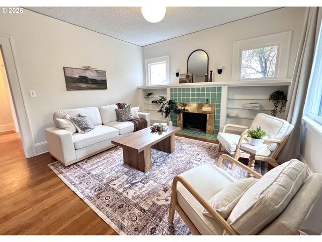 9115 N PORTSMOUTH Ave, Portland, OR 97203