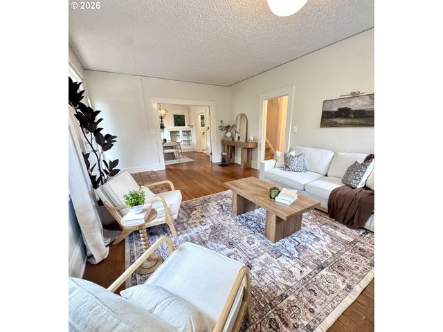 9115 N PORTSMOUTH Ave, Portland, OR 97203