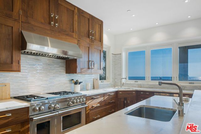 1347 Palisades Beach Road, Santa Monica, CA 90401