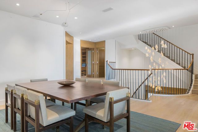 1347 Palisades Beach Road, Santa Monica, CA 90401