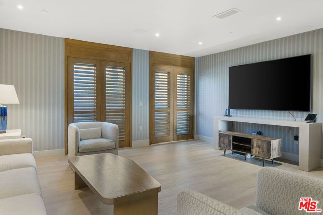 1347 Palisades Beach Road, Santa Monica, CA 90401