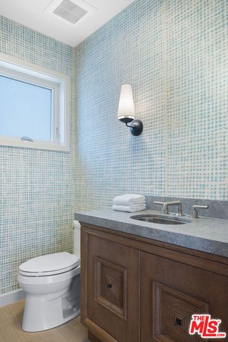 1347 Palisades Beach Road, Santa Monica, CA 90401