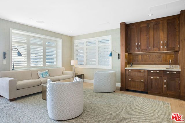 1347 Palisades Beach Road, Santa Monica, CA 90401