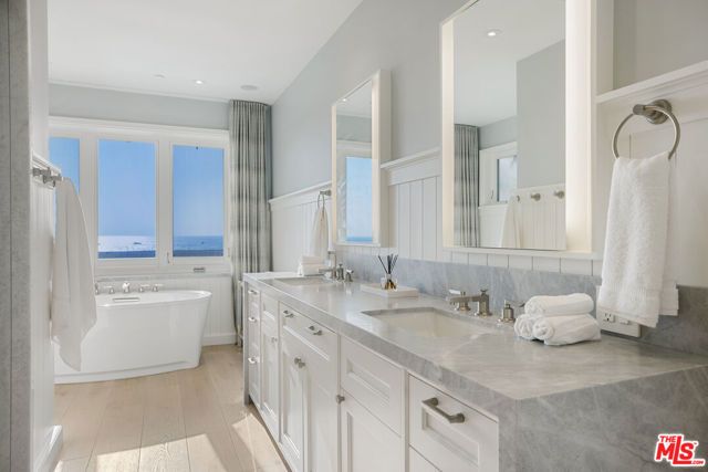 1347 Palisades Beach Road, Santa Monica, CA 90401