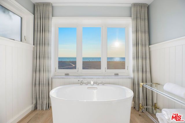 1347 Palisades Beach Road, Santa Monica, CA 90401