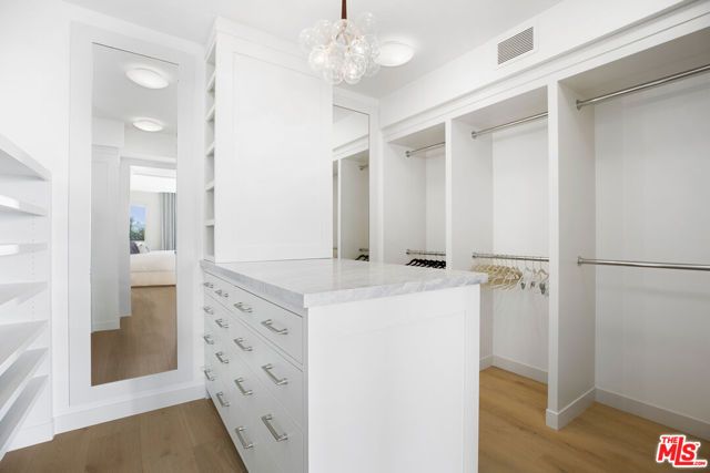 1347 Palisades Beach Road, Santa Monica, CA 90401