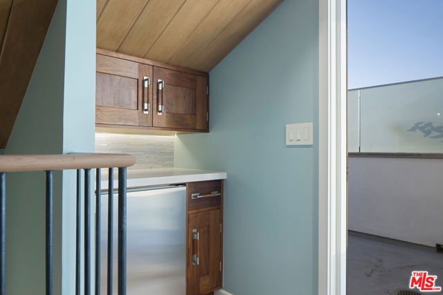 1347 Palisades Beach Road, Santa Monica, CA 90401