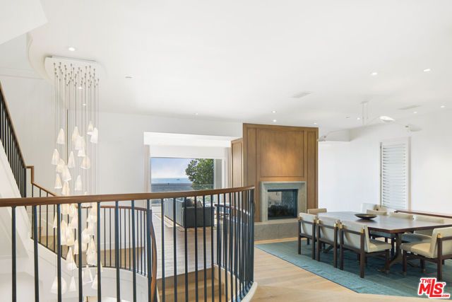 1347 Palisades Beach Road, Santa Monica, CA 90401