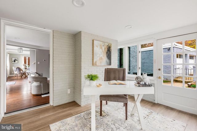 2400 S ARLINGTON RIDGE RD, Arlington, VA 22202