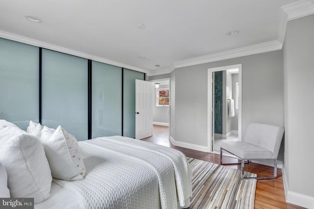 2400 S ARLINGTON RIDGE RD, Arlington, VA 22202